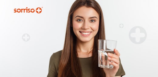 Sabia que a água é importante para a sua saúde oral? 