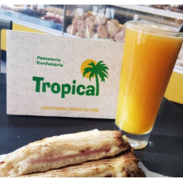 Logotipo Pastelaria Confeitaria Tropical