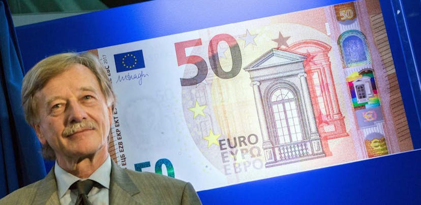 Nova nota de 50 euros (a mais utilizada e falsificada) entra em circulação